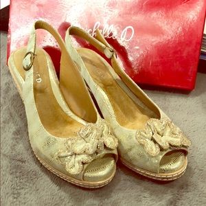 Michelle D Gold Wedges
